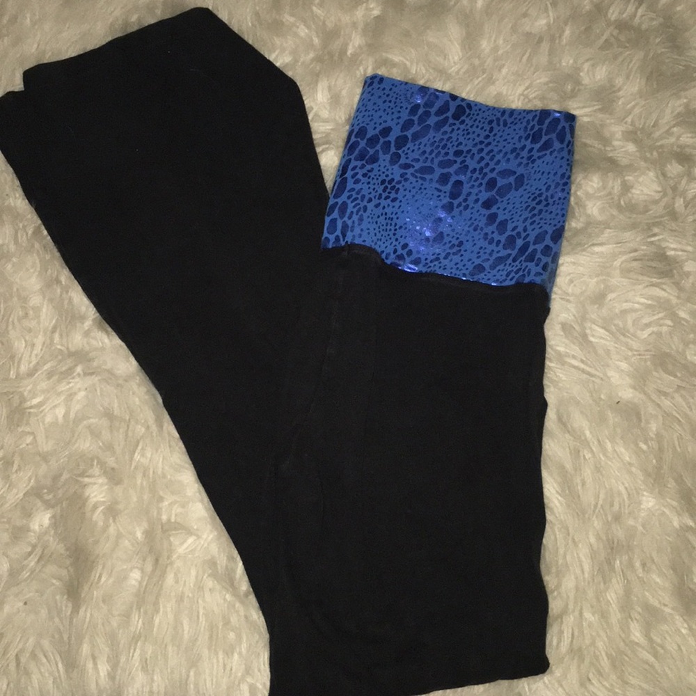 VS pink yoga pants